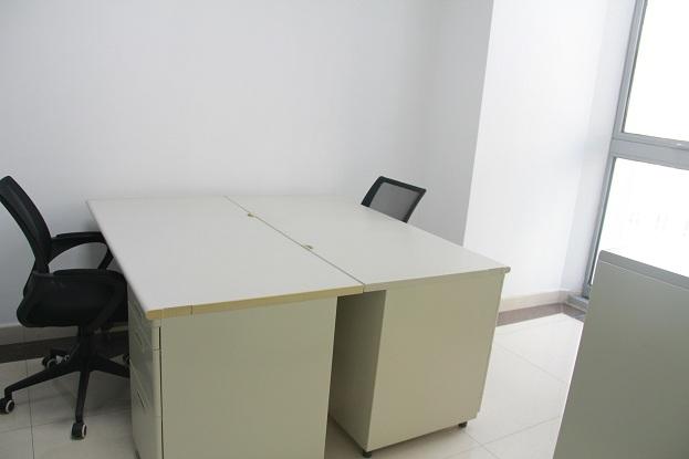 独立办公室（光线充足）