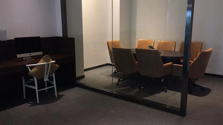 7人会议室・墙上可投影