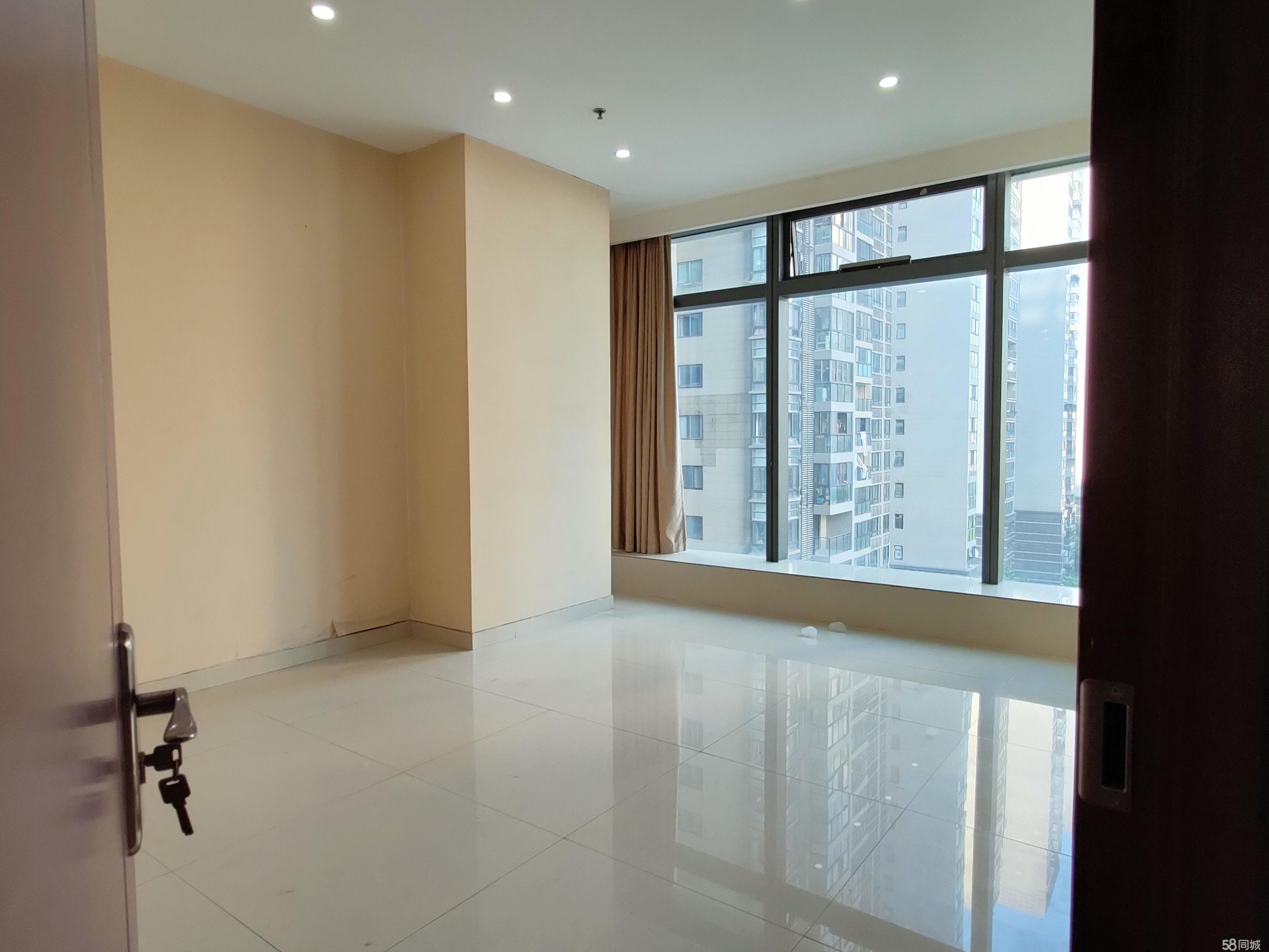 华邦银泰城精装格局好