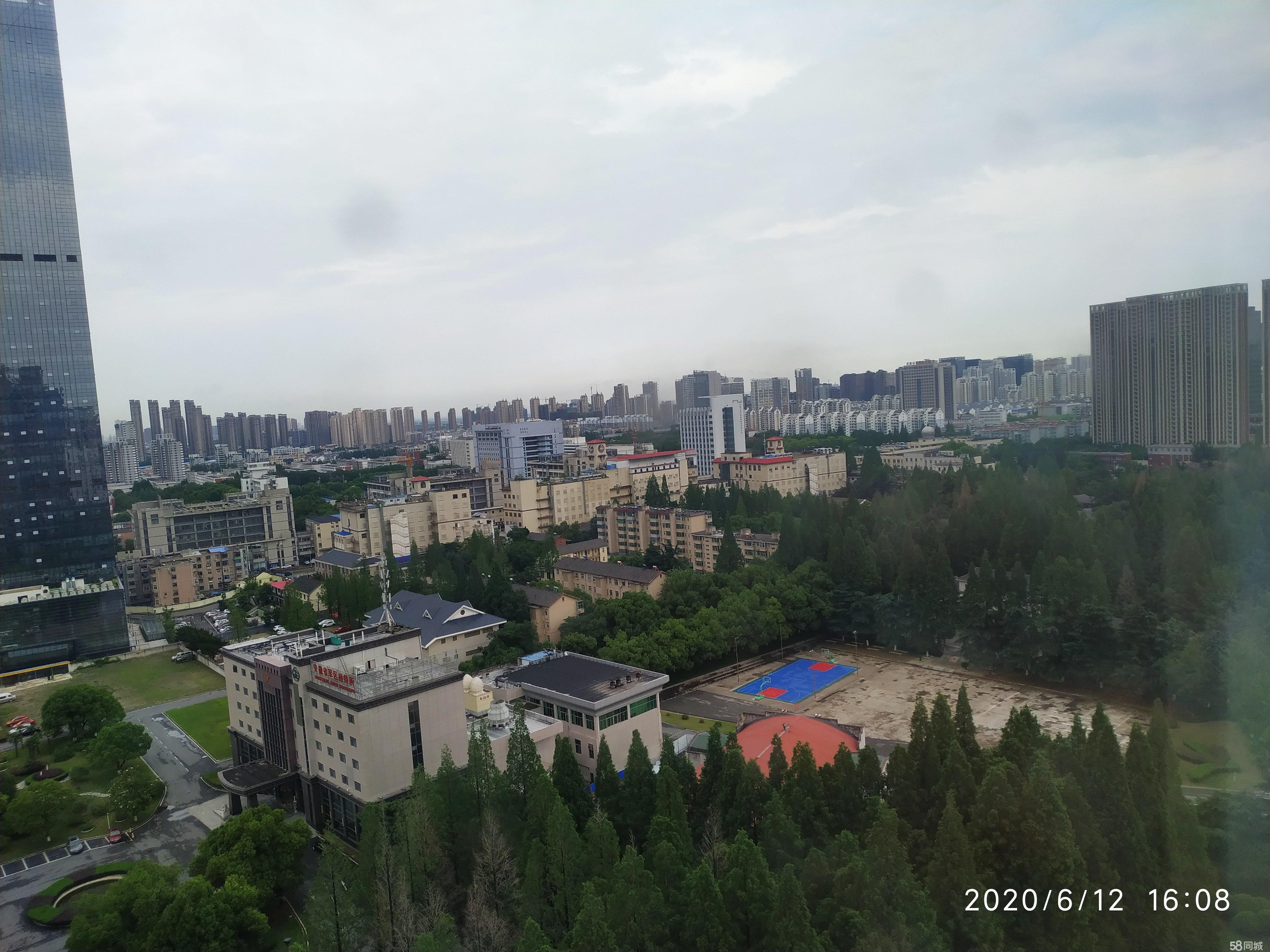 富广精装东南角采光好性价比高