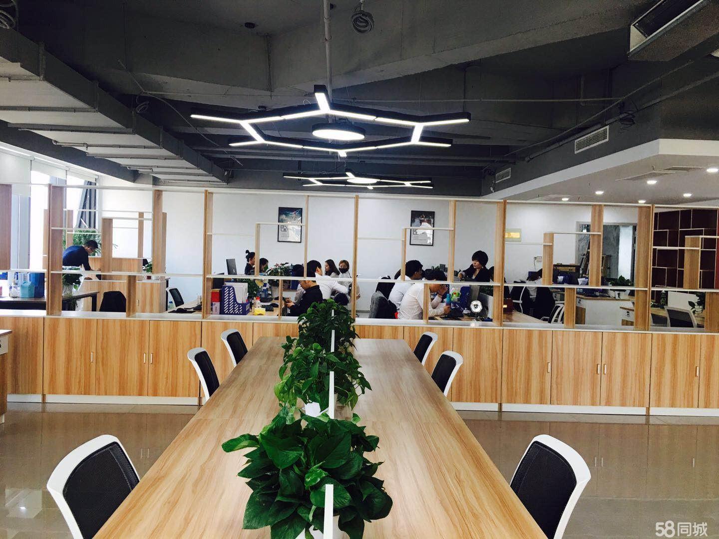 世纪精装配套齐全出行方便