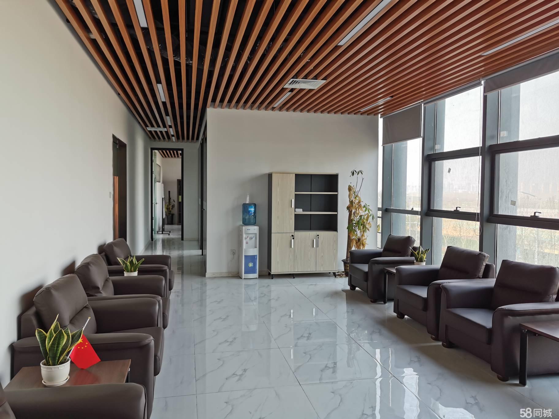 金融港精装带家具东南角格局方正