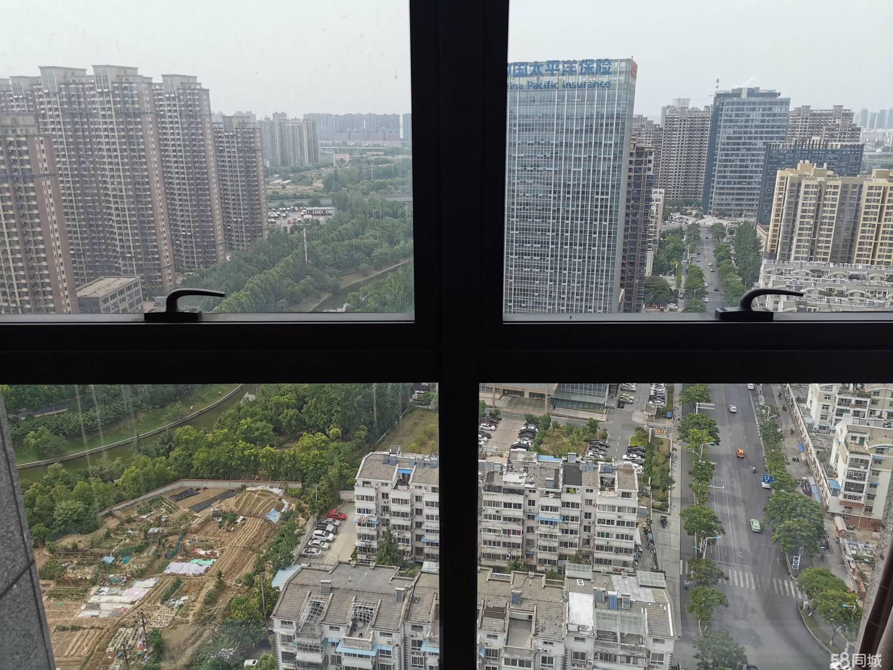 金龙国际精装双面采光家具齐全