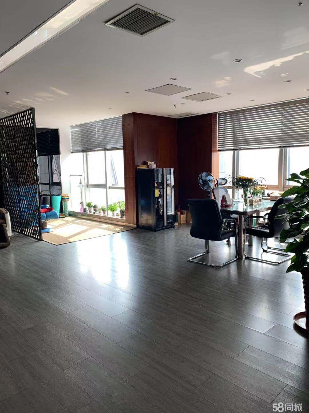 财富广场精装户型方正采光好