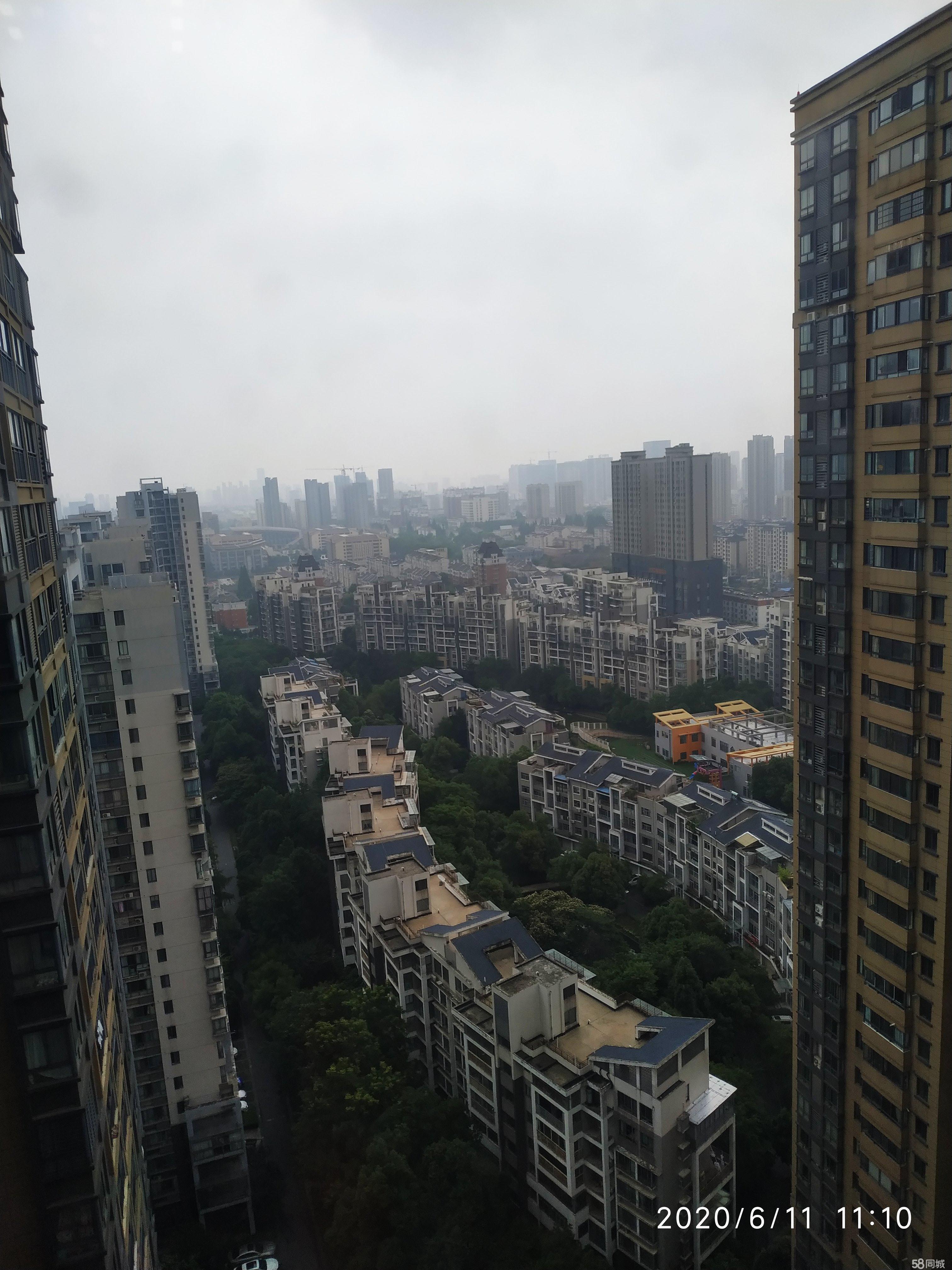 新华国际精装上下班方便随时可看