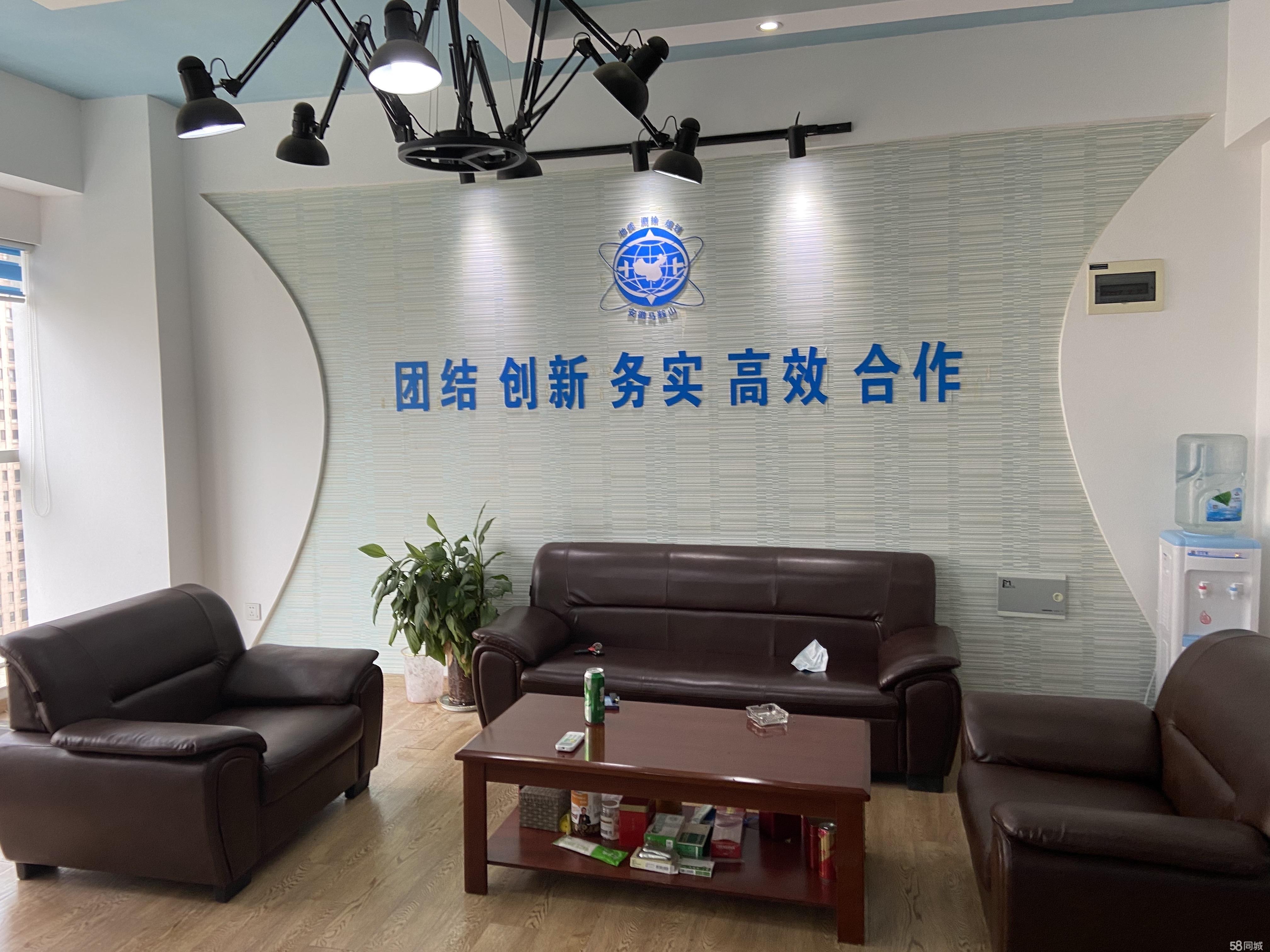 滨湖时代精装带家具拎包办公随时可看