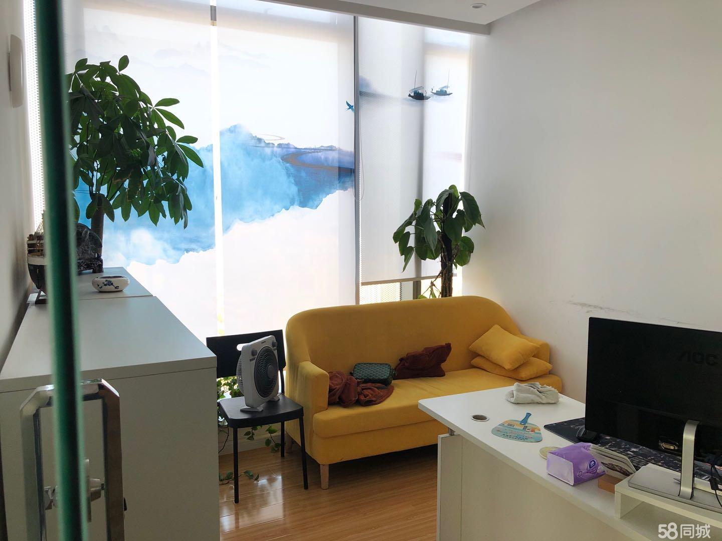 蔚蓝商务精装带家具交通便利随时看房