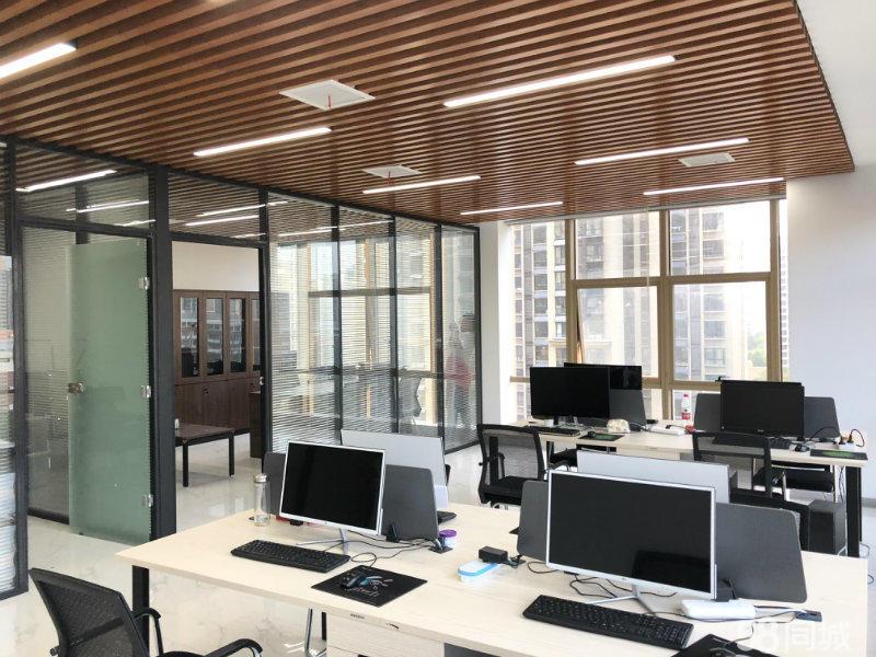 利港银河精装朝东配套齐全随时看房