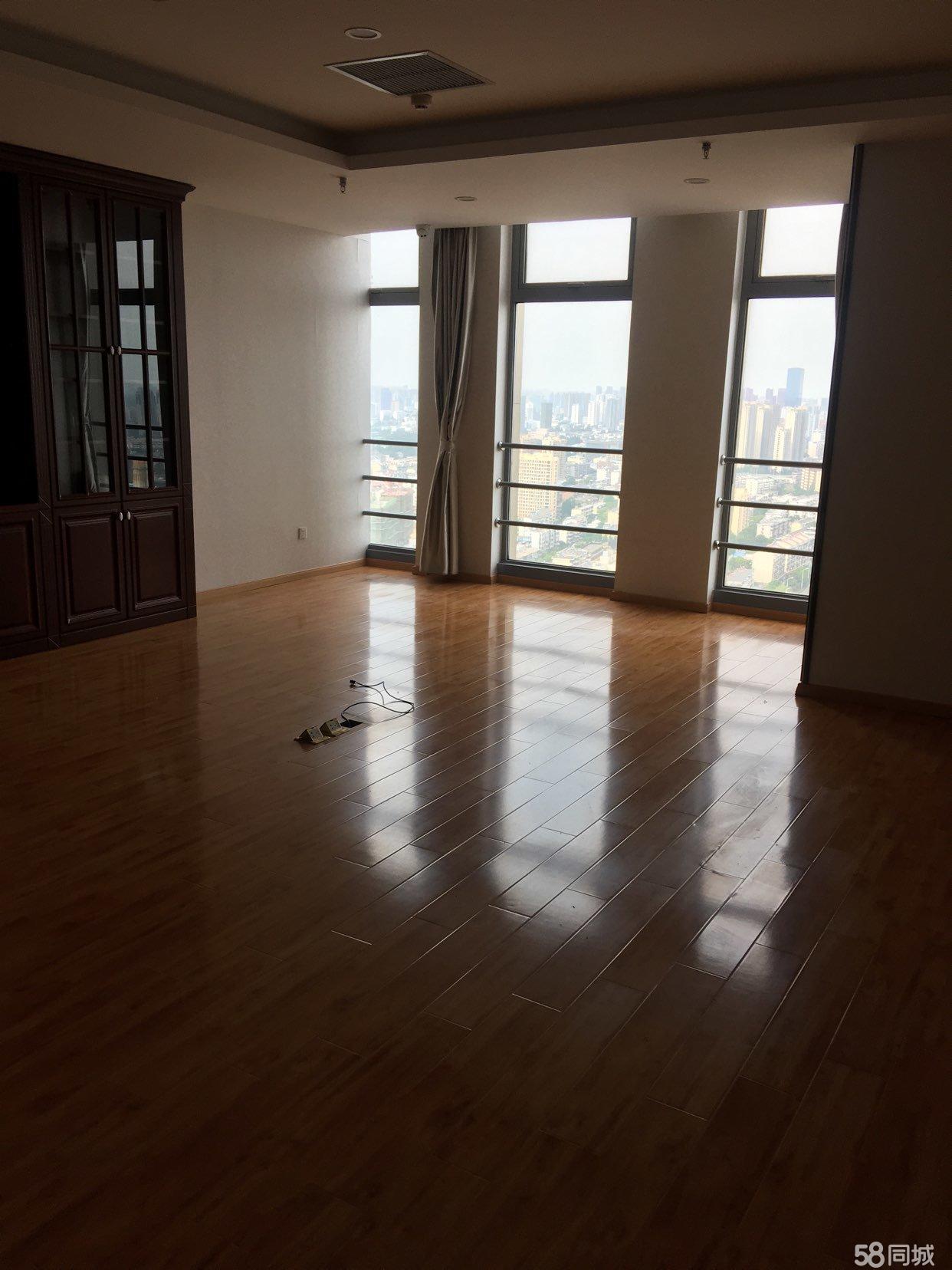 华润五彩豪装免租期随时看房