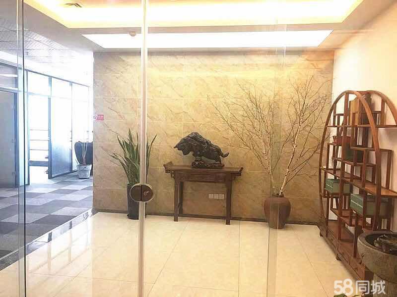 新地精装交通便利正对电梯口