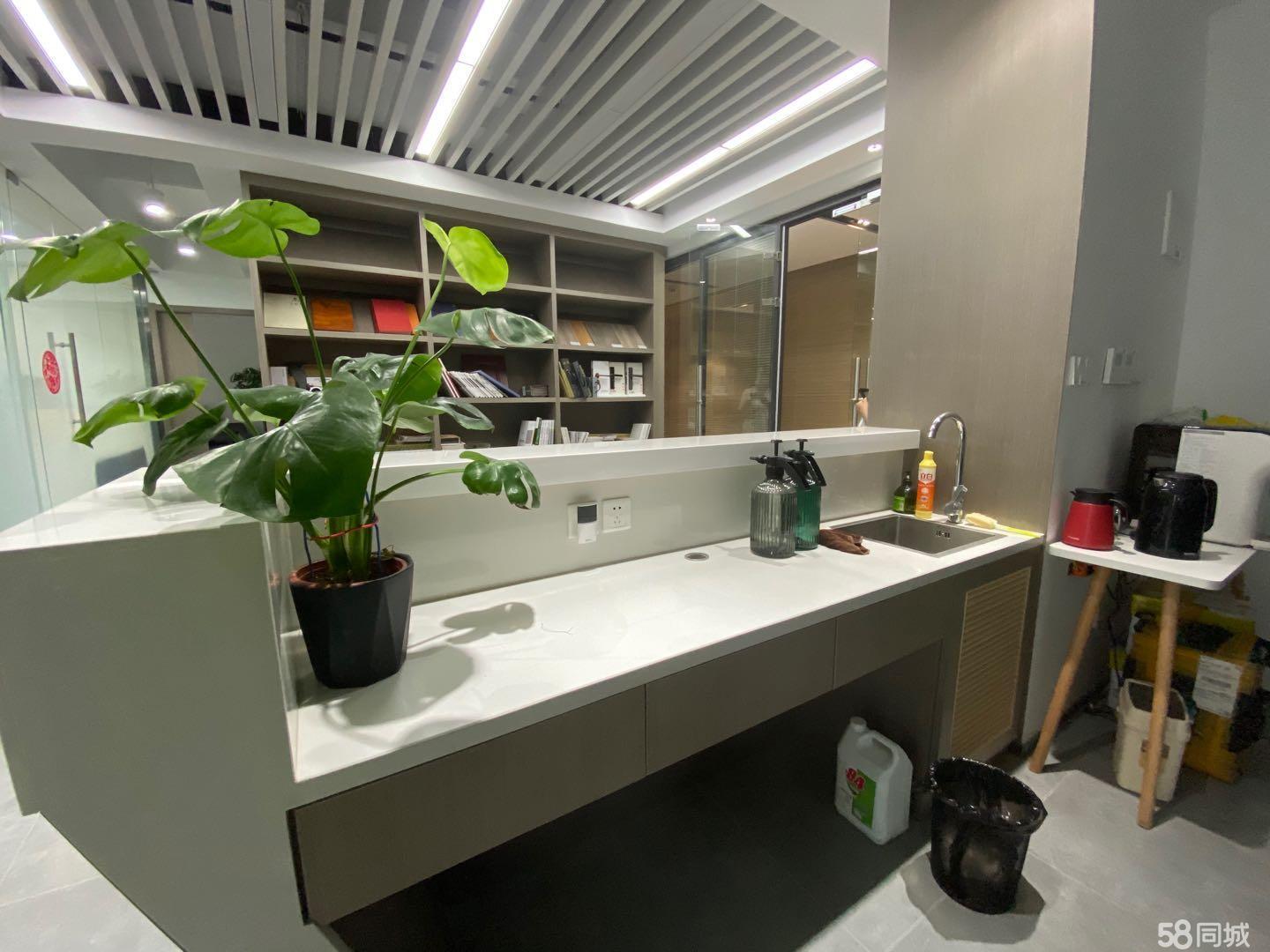 蔚蓝商务豪装带家具随时看房