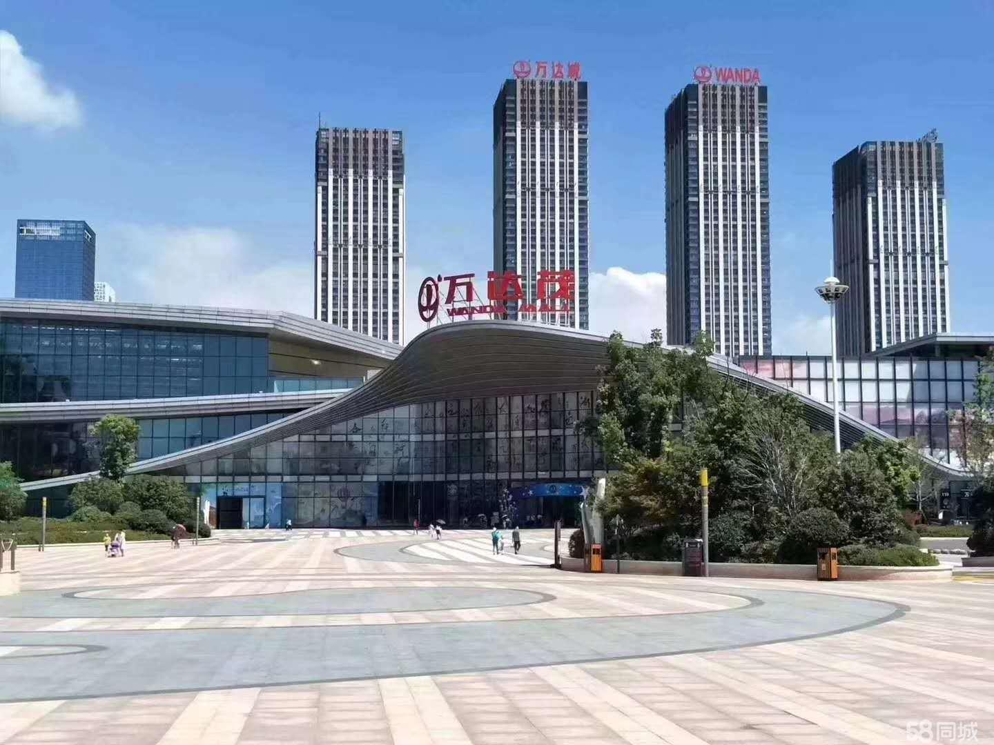 万达银座精装配家具免租一个月