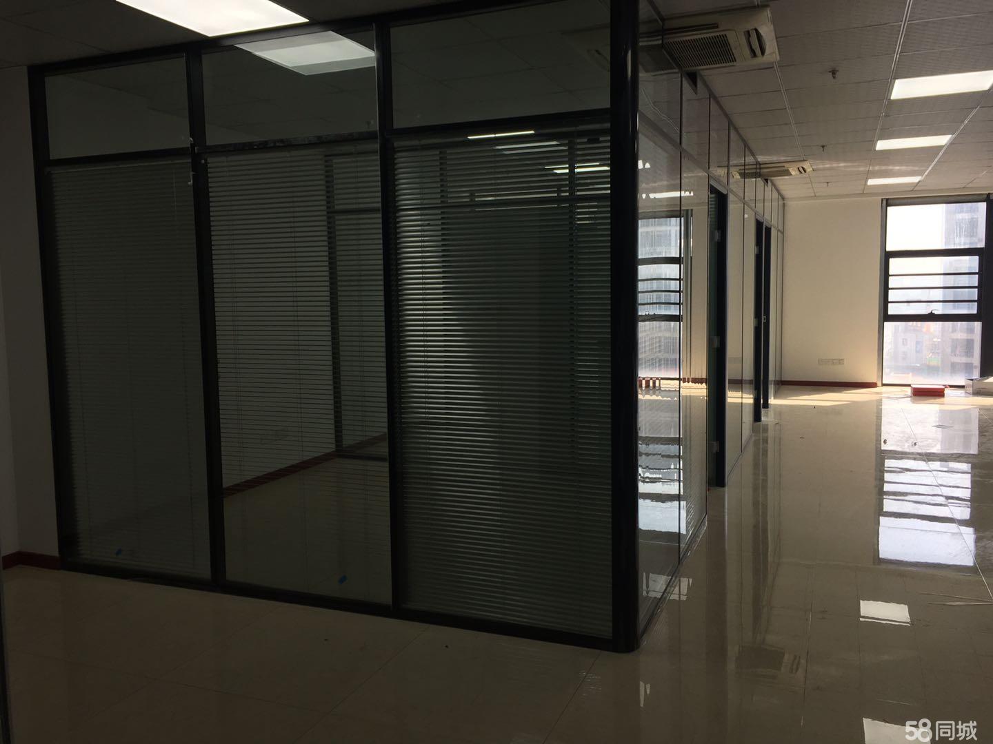 西湖国际精装交通便利随时看房