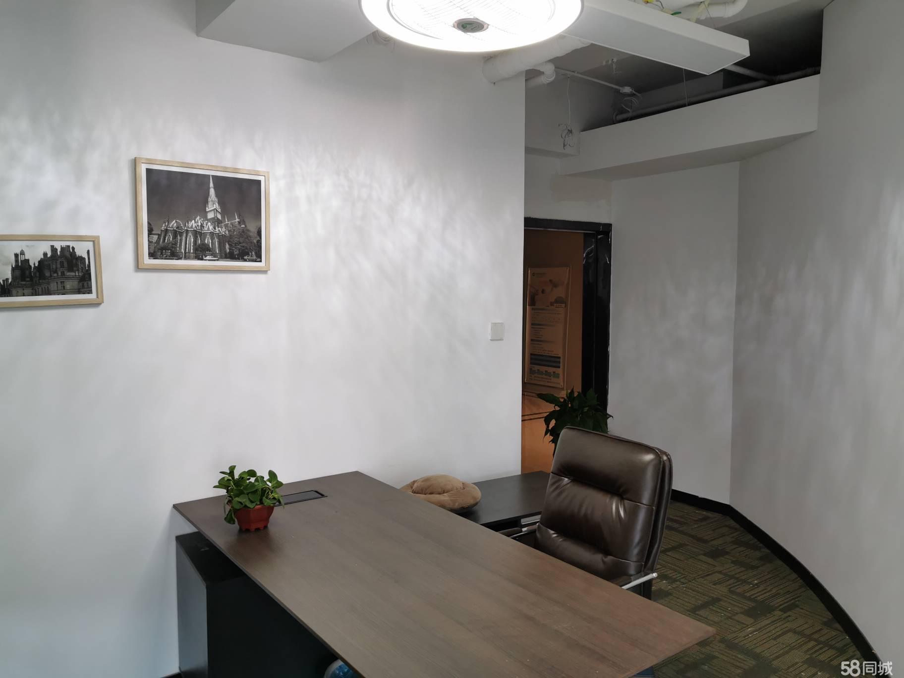 万达银座精装正对电梯口