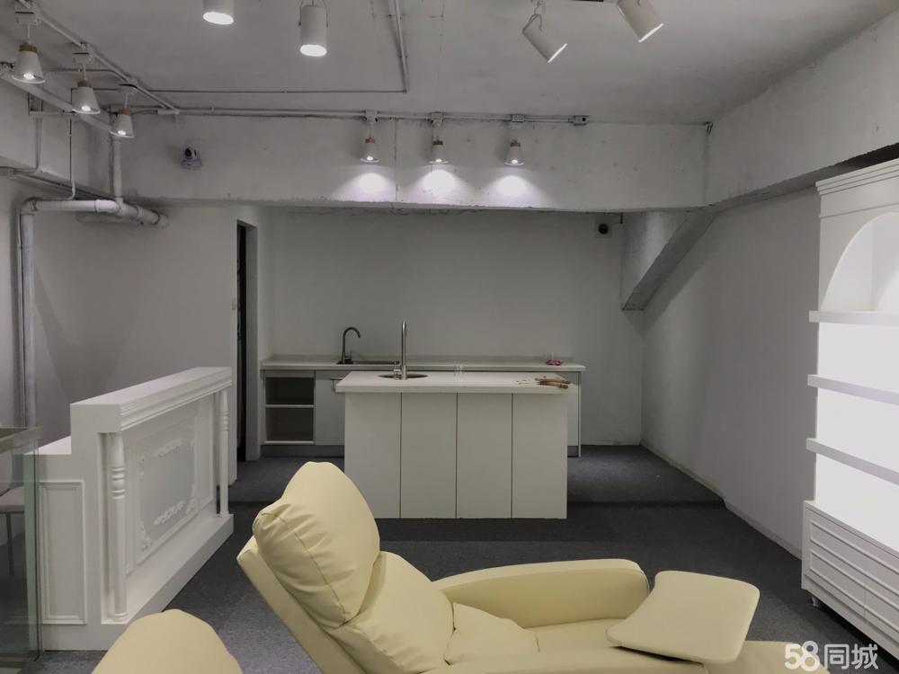 政务区小资风格随时看房