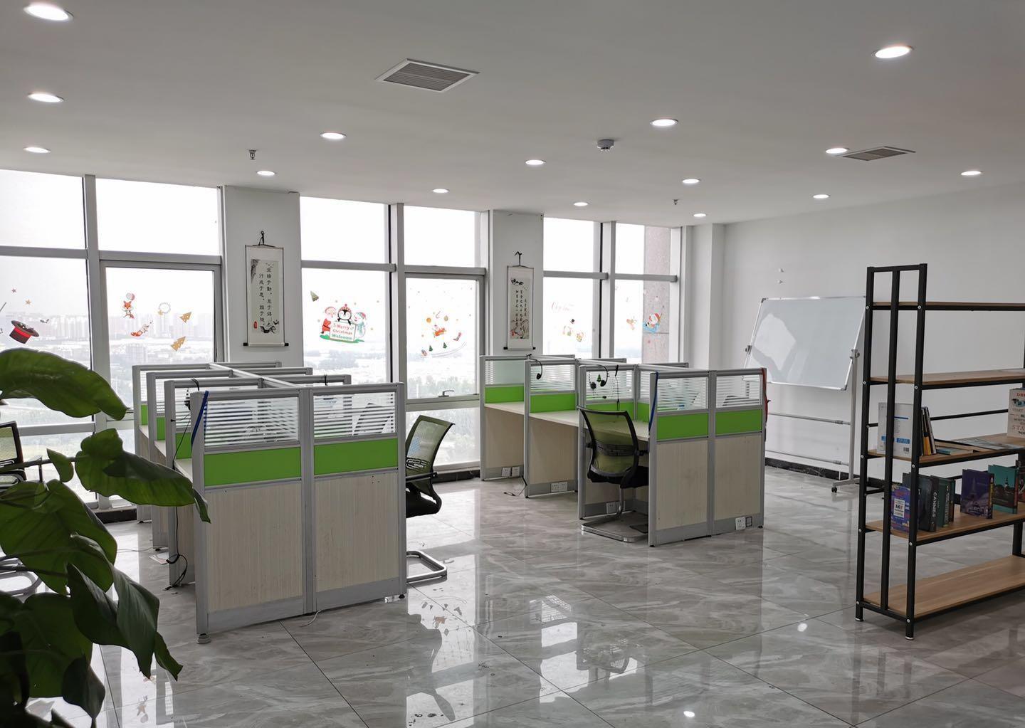 政务区精装带家具靠近奥体