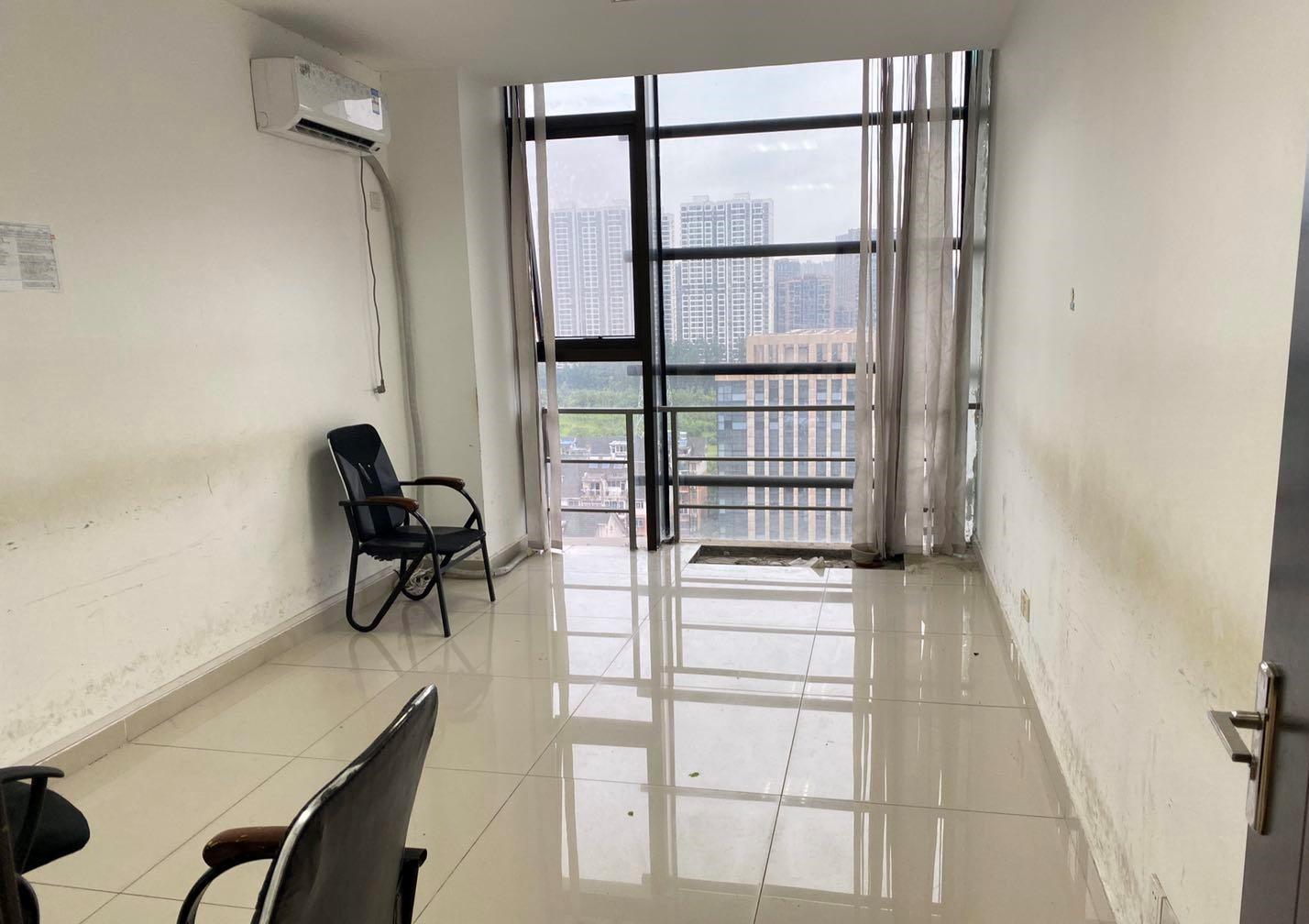 政务区精装采光好