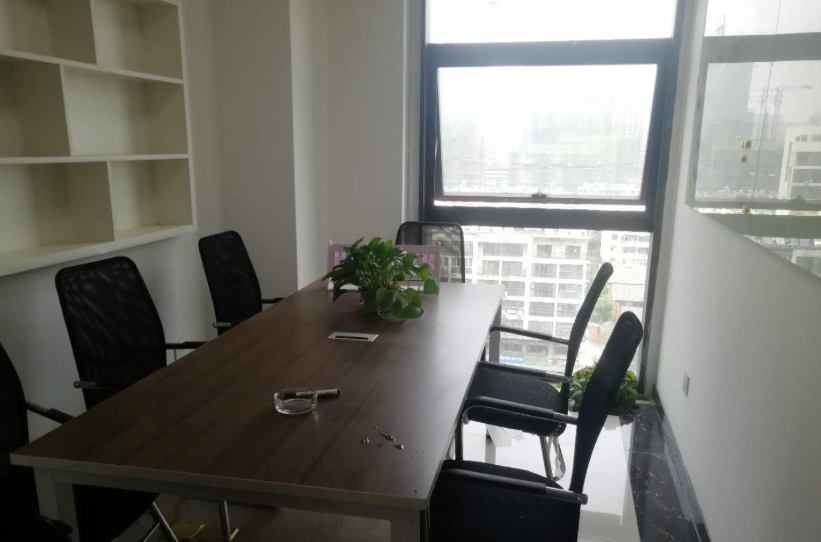 蜀山区精装边户带全套家具