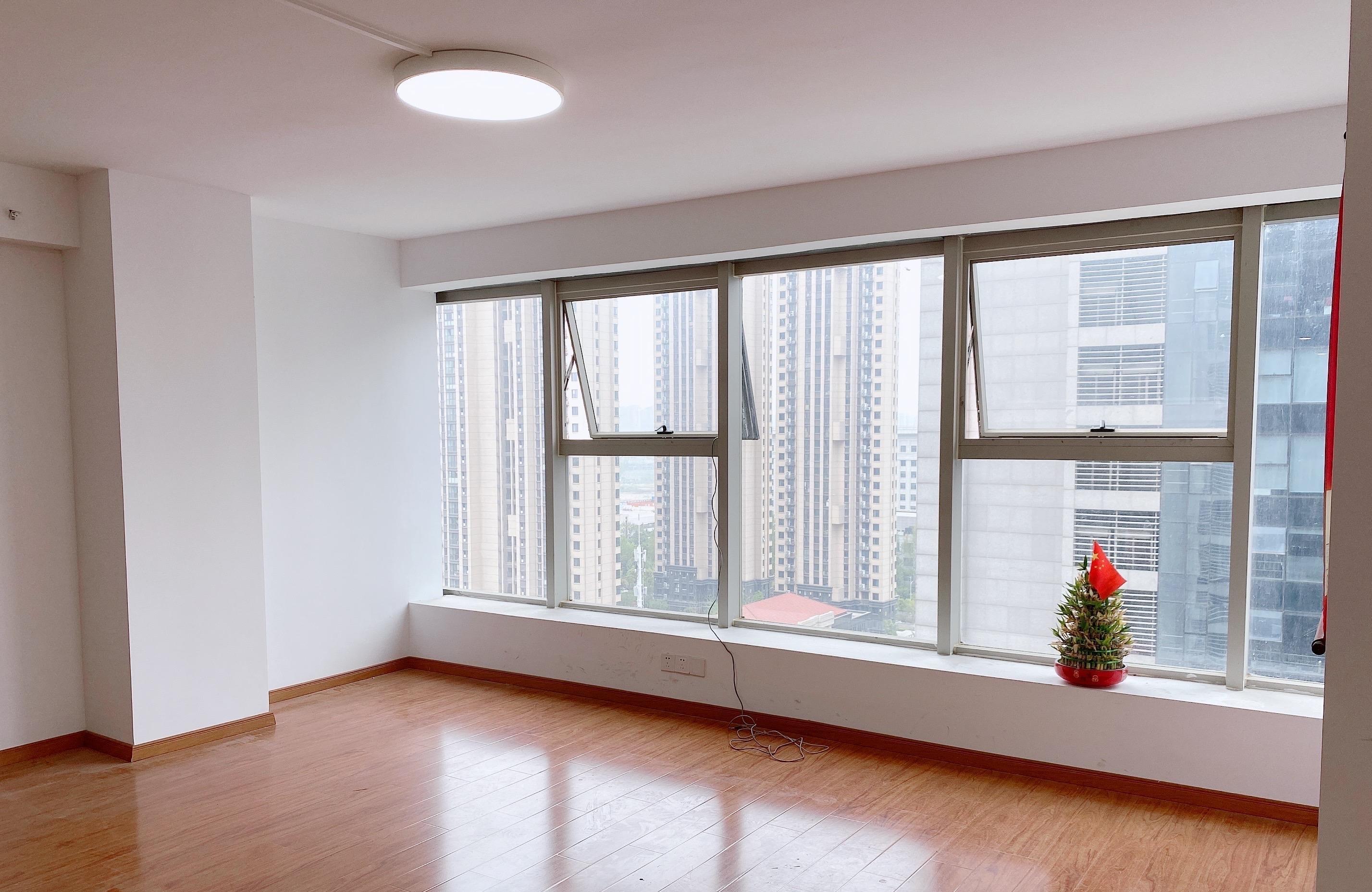 政务区精装大气落地窗