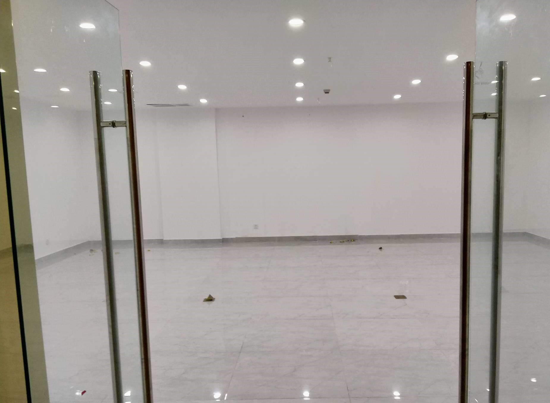 经开区精装环境优越随时入驻