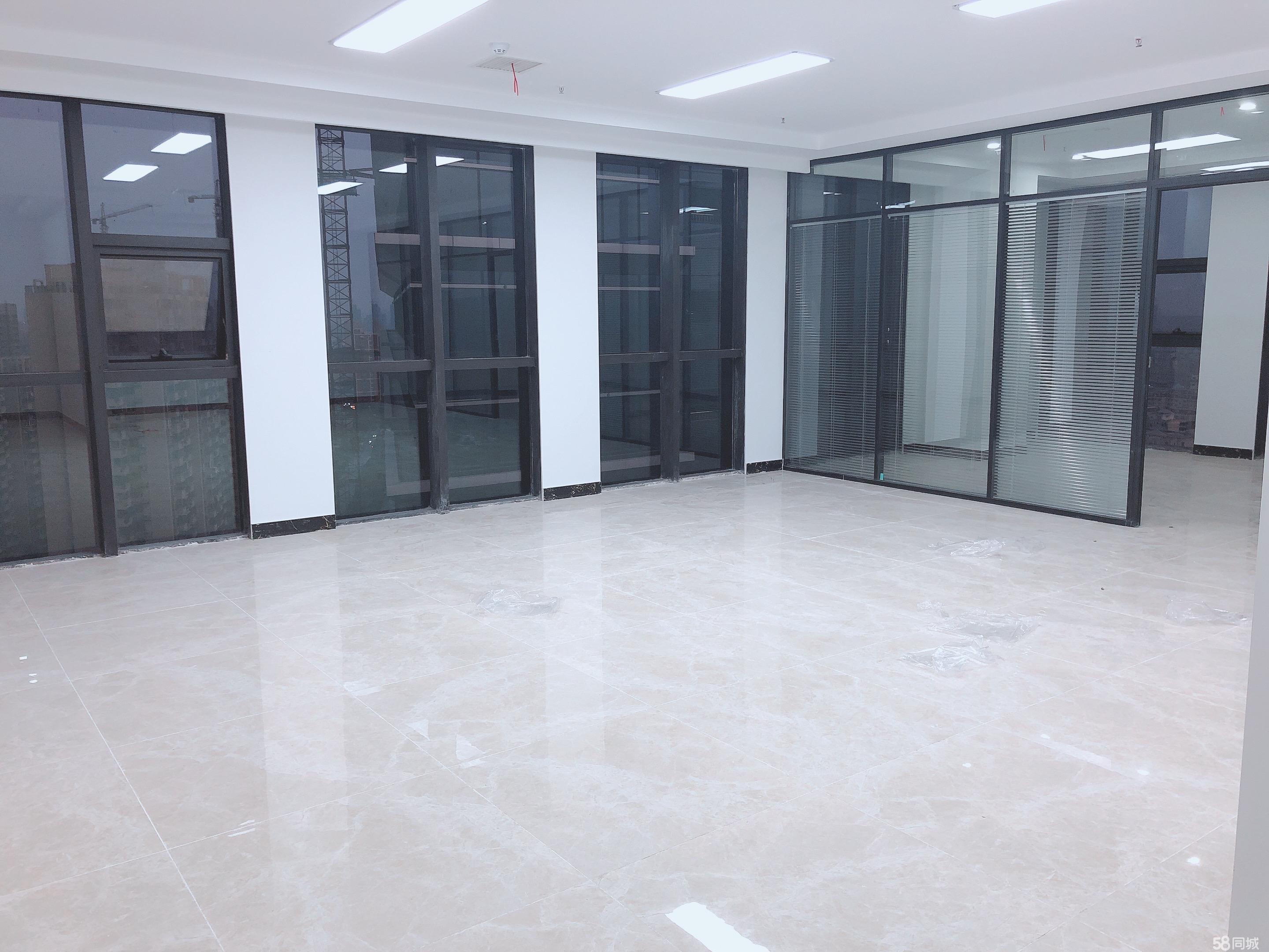 瑶海区精装正对电梯口