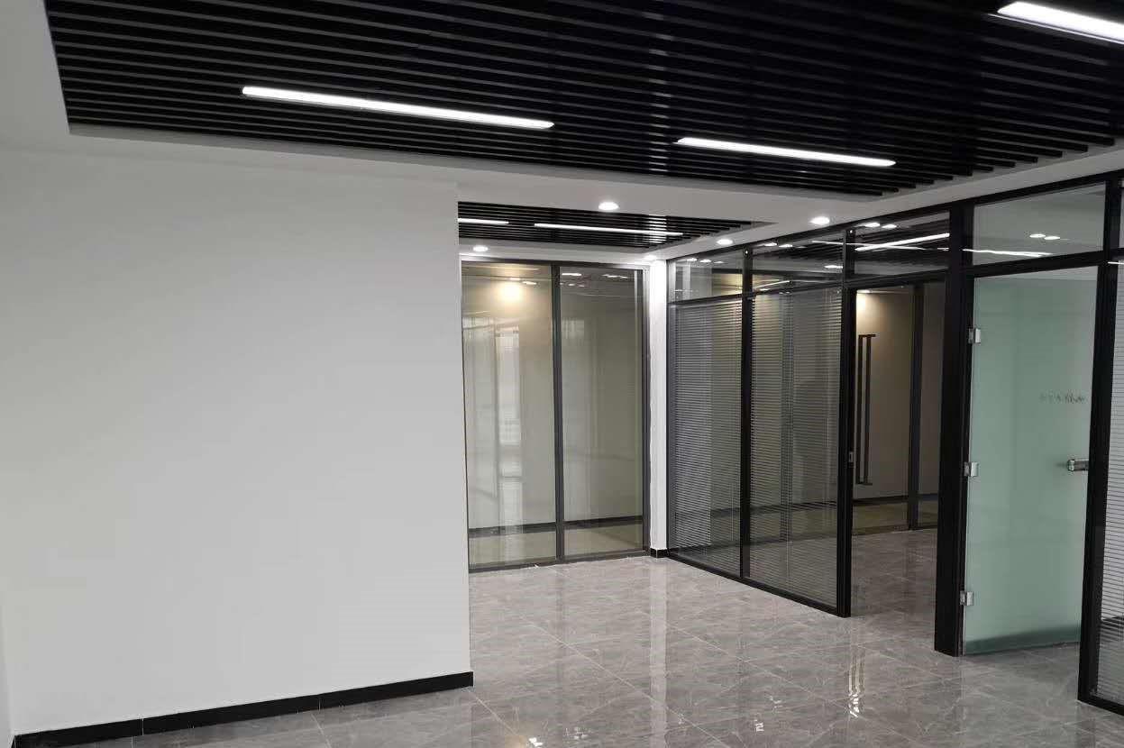 高新区精装交通便利