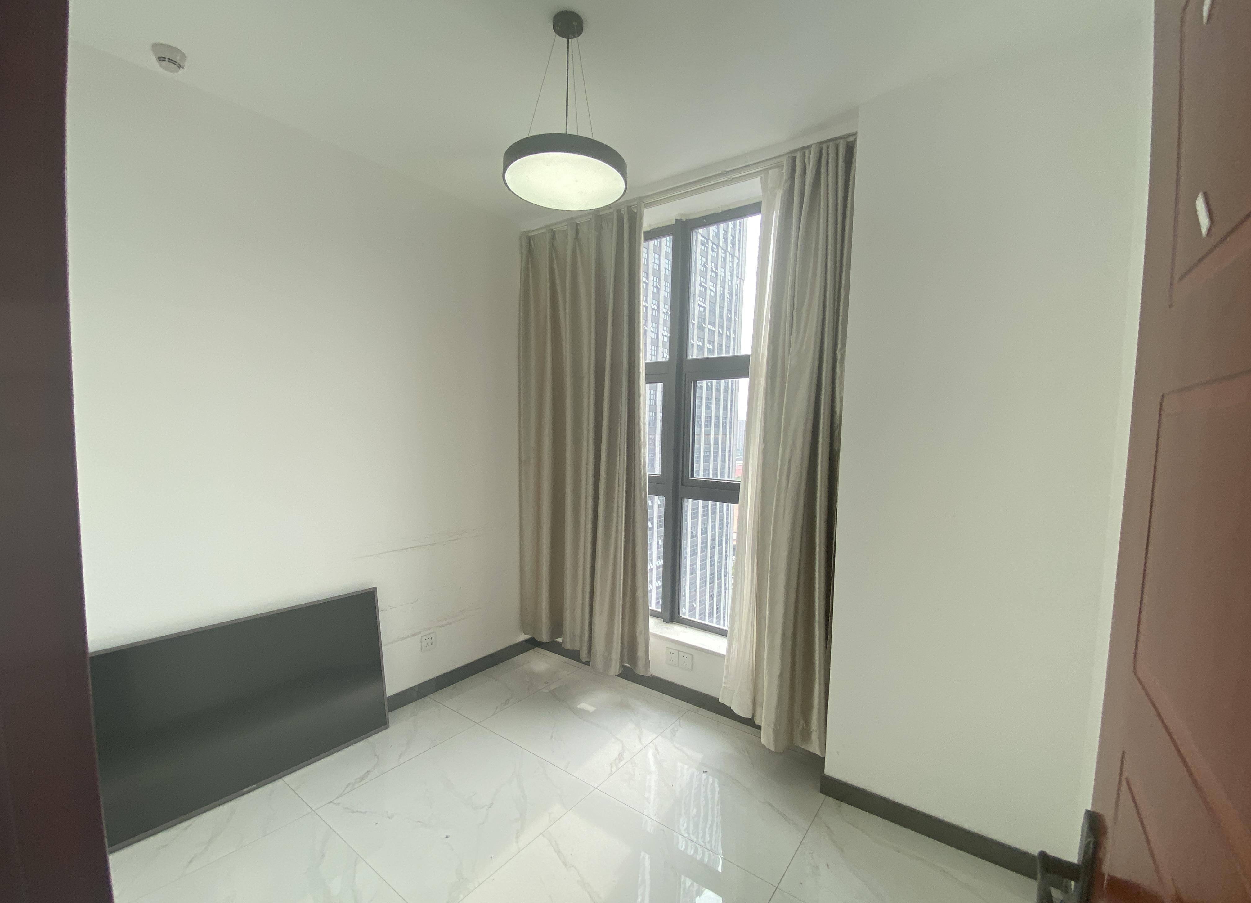 经开区精装朝南采光好