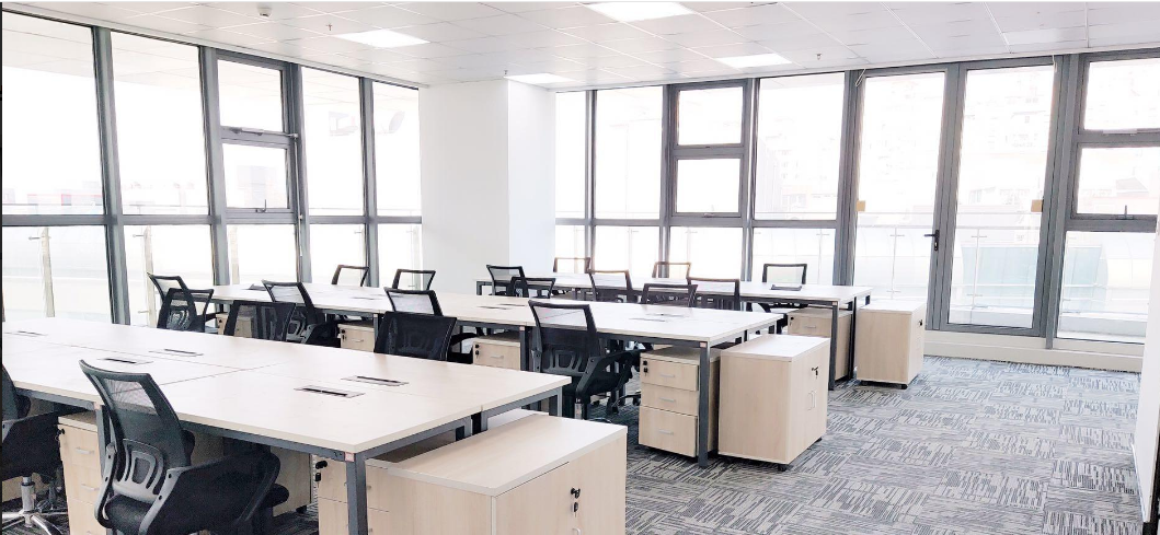 政务区精装交通便利中区光线好