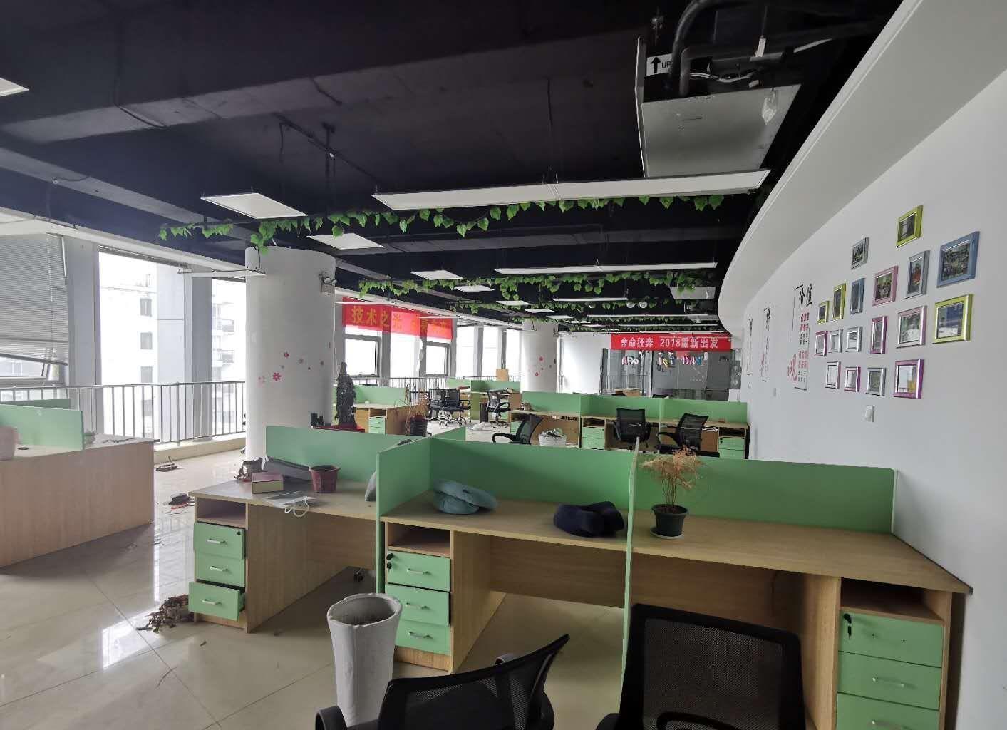 政务区精装天鹅湖全景地段繁华