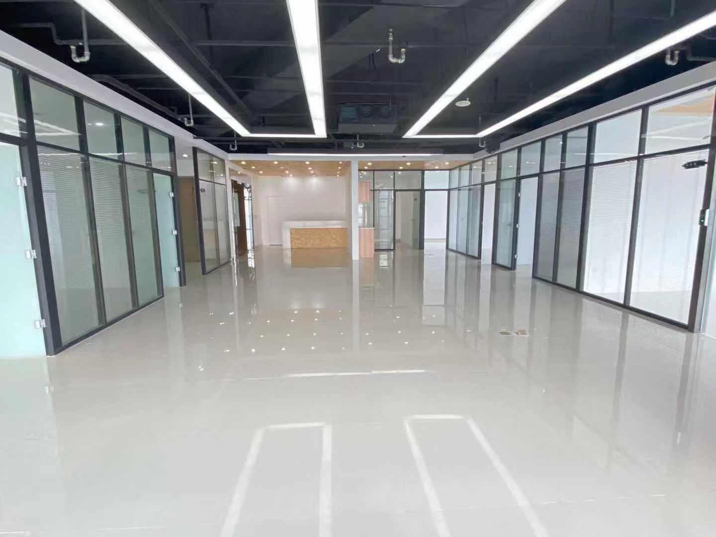 政务区精装高区视野交通便利