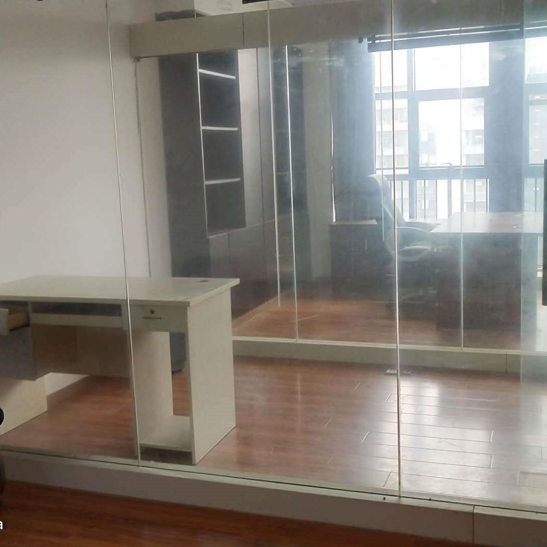 政务区精装带家具地铁口