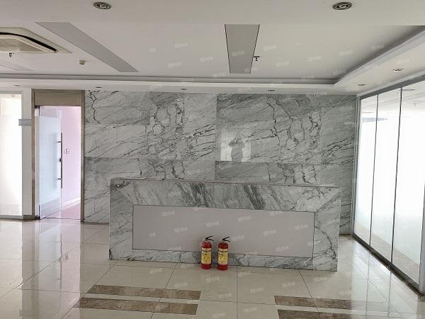 政务区精装交通便利