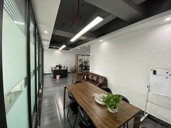 包河区精装带家具采光好