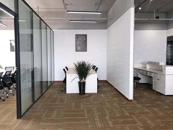 滨湖新区精装带家具地铁口好招人